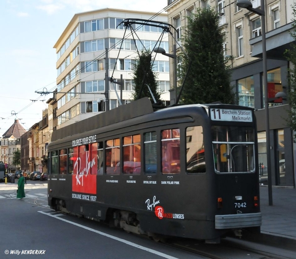 7042 'RAY-BAN' KON. ASTRIDPLEIN 20130816_3 lijn 11