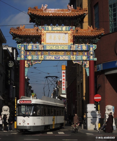 CHINESE PAGODE VAN WESENBEKESTRAAT 20131007_3 met 7038 lijn 12 (2