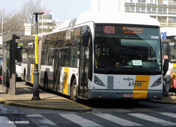 5535 lijn 421 naar Broechem  FR. ROOSEVELTPLAATS 20150416