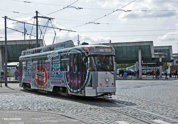 7043 'STUDIO BRUSSEL' lijn 11 TRAM-BUSSTATION BERCHEM STATION 201