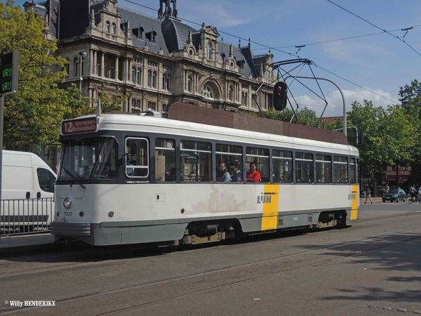 7037 lijn 12 Franklin Rooseveltplaats 20150825