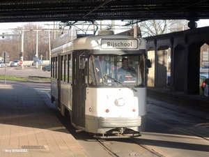 7033 'RIJSCHOOL' onder spoorwegbrug TURNHOUTSEBAAN  20160119 14u2