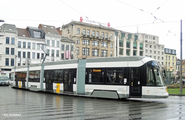 7318 'L-RIJSCHOOL' KONINGIN ASTRIDPLEIN 20160210 12u51