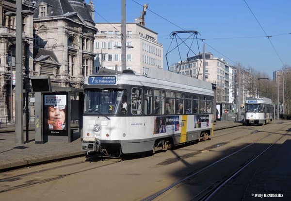 7118 & 7149 lijn7 Halte NATIONALE BANK 20160217