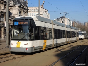 7211 lijn4 & 7118 lijn7 Halte NATIONALE BANK 20160217 (1)