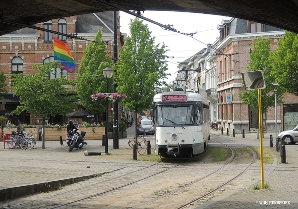 7107-7088 lijn24 DRAAKPLAATS 20160521 (1) 15u55