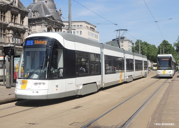 7330 lijn4 & 7208 Halte NATIONALE BANK 20160609 13u37