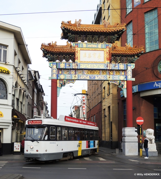 7019 lijn12 bij Chinese Poort VAN WESENBEKESTRAAT 20161223 13u29