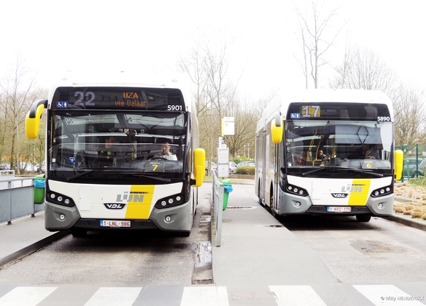 5901 lijn22 & 5890 lijn27 UZA EDEGEM 20170321 14u04_1