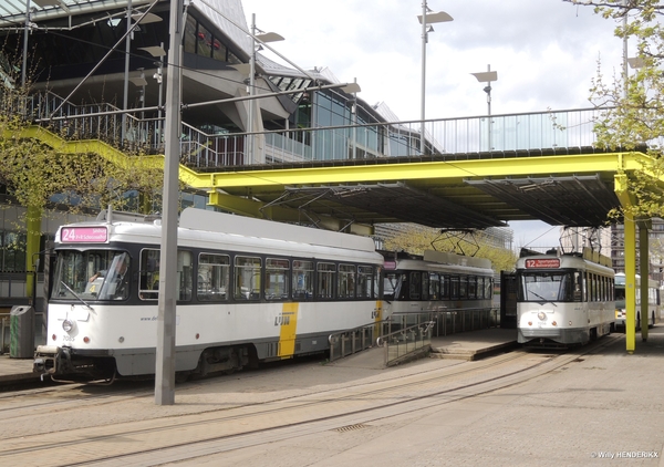 7085-70xx lijn24 & 7056 lijn12 BOLIVARPLAATS 20170415 14u45_2