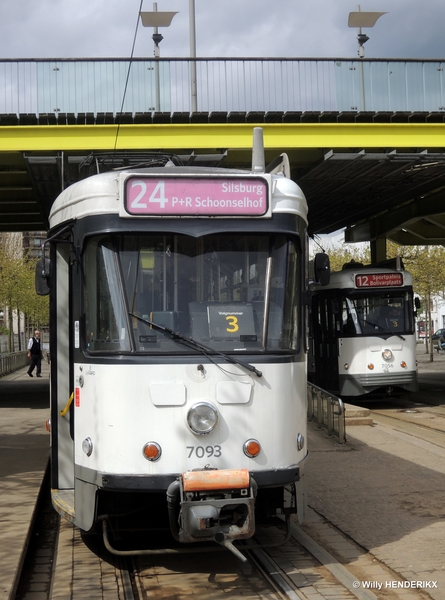 7093-7080 lijn24 & 7056 lijn12 BOLIVARPLAATS 20170415 14u40_2