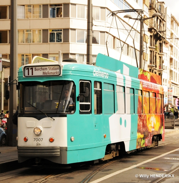 7007 lijn11 'DELIVEROO' Halte ASTRIDPLEIN 20161001 13u23(0)