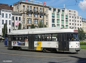 7030 lijn12 KONINGIN ANSTRIDPLEIN 20160718 10u55