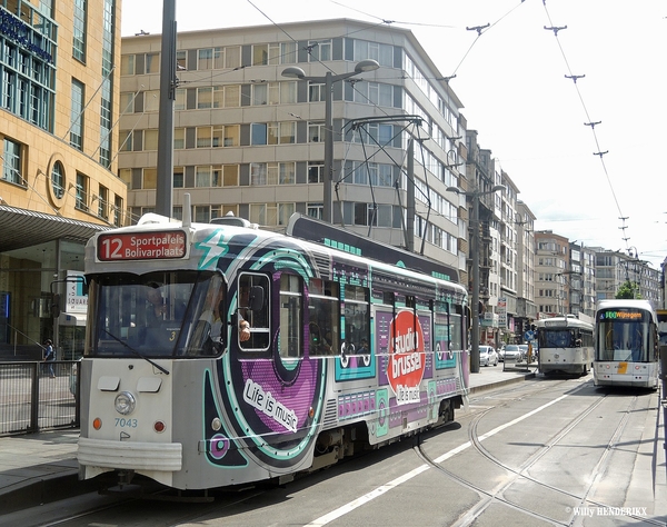 7043 lijn12 'STUDIO BRUSSEL' Halte ASTRIDPLEIN 20160712 11u26 (1)