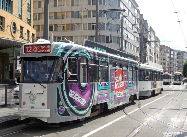 7043 lijn12 'STUDIO BRUSSEL' Halte ASTRIDPLEIN 20160712 11u26 (2)