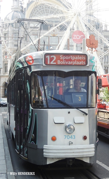 7043 lijn12 'STUDIO BRUSSEL' KONINGIN ASTRIDPLEIN 20160712 11u24 