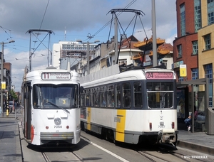 7060 lijn11 'HOOGSTRATEN' & 7087 lijn 24 Halte ASTRIDPLEIN 201607