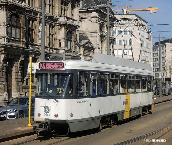 7064 lijn24 Halte NATIONALE BANK 20160314 13u42