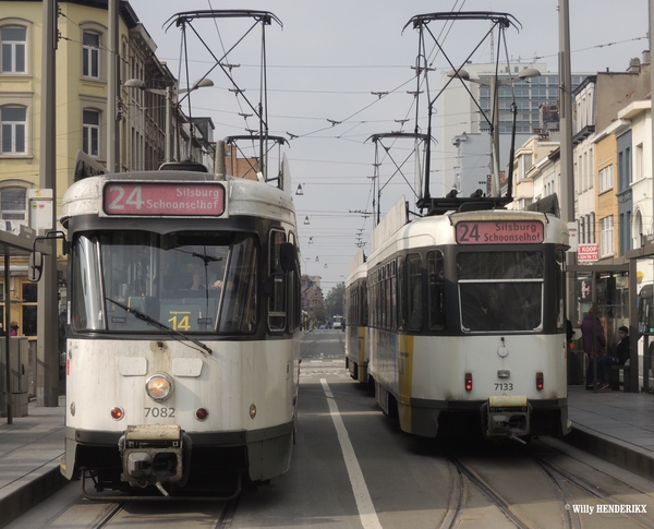 7082 & 7133 lijn 24 Halte CENTRAAL STATION let op kleur lijnfilm 