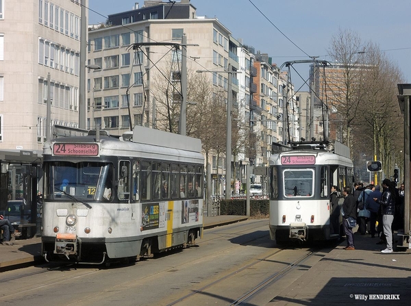 7105 & 7122 lijn24 Halte NATIONALE BANK 20160314 13u38