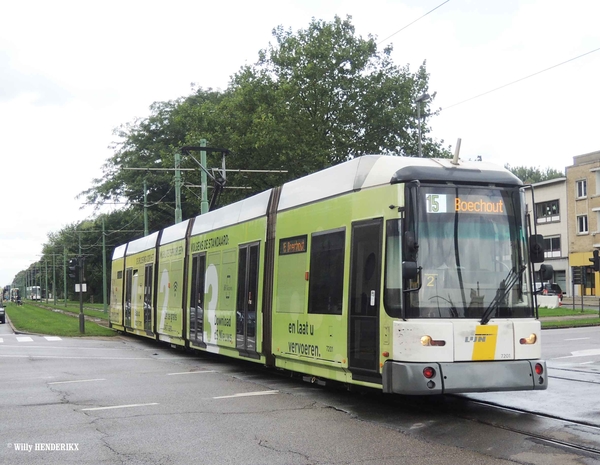 7201 'DE STANDAARD' lijn 15 halte 'HALEWIJN' 20150901 (1)