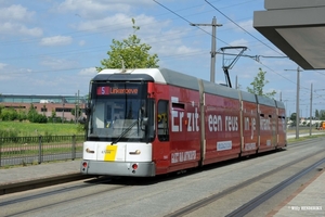 7203 lijn 5 'Er zit een reus in je krant' halte ERTBRUGGE  201506