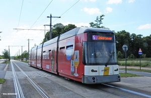 7203 lijn 5 'Er zit een reus in je krant' halte ERTBRUGGE  201506