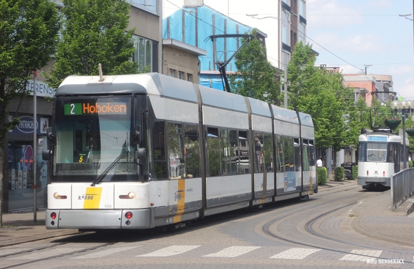 7212 lijn2 & 7041 lijn4 LELIEPLAATS 20160511 13u06