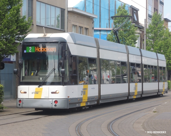 7233 lijn2 LELIEPLAATS 20160511 13u25