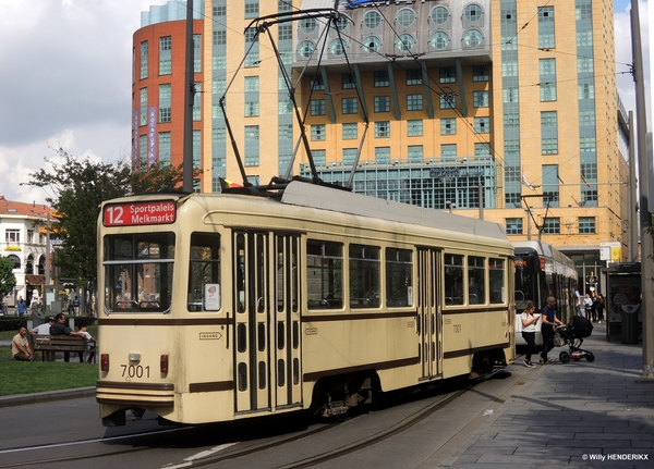 7001 lijn12 KONINGIN ASTRIDPLEIN 20170901 12u47