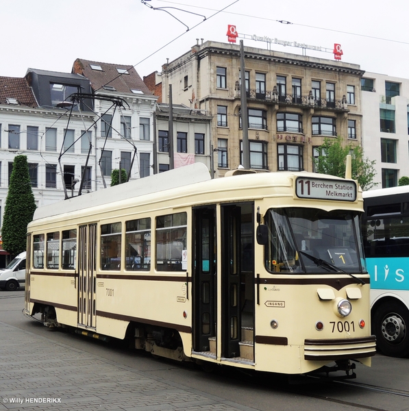 7001 lijn11 KONINGIN ASTRIDPLEIN 20170518