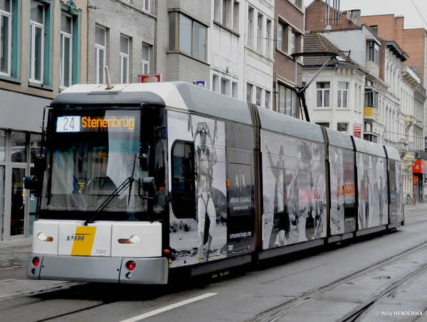 7207 lijn24 'A-X ARMANI EXCHANGE' GEMEENTESTRAAT 10u03 (1)