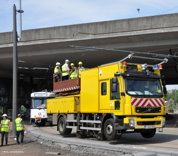 EERSTE PROEFRIT lijn 70 met 7916 & 7117 onder NOORDERLAANBRUG 201