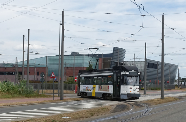 6202 ex. MIVG  'FAHRSCHULE' Ausfahrt REMISE DEURNE 14u03 (1)