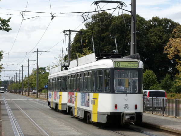 7114-7136 lijn10 bij Halte 'ERTBRUGGE' 20180730 13u51_3