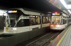 7306 & 7302 lijn15 station MEIR 20160701