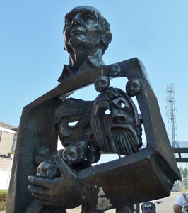 Luc Philips standbeeld