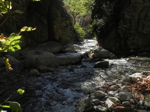 wandeling in Yuvarlakayi (door kloof waardoor rivier stroomt)