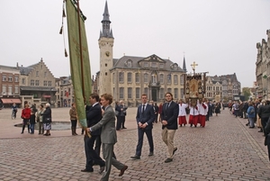 200