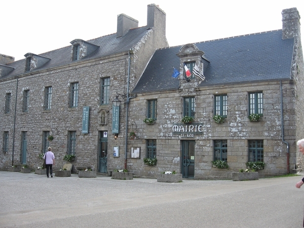 LOCRONAN\nMIDDELEEUWS CENTRUM