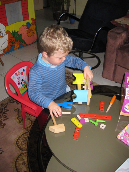 02) Ruben met zijn werkbank