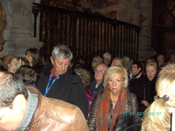 DE OVERVOLLE RONDGANG