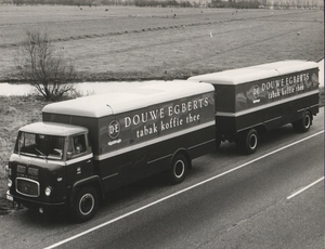douwe egberts vrachtt auto 013