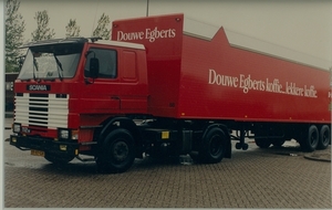 douwe egberts vrachtt auto 018