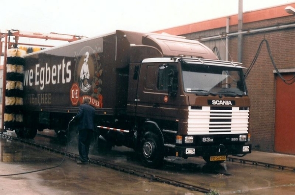 douwe egberts vrachtt auto 026