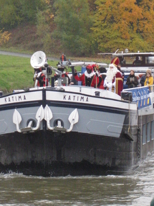 07) De stoomlboot komt aan