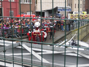 14) Sint en de Pieten zijn aan wal