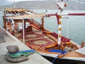 2. Khasab- Onze dhow voor de cruise in Mussandam IMGP1638