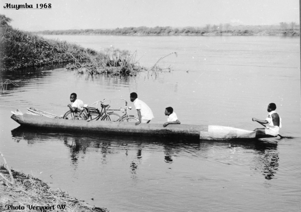 MUYUMBA  EN ROUTE VERS MALEMBA 1968