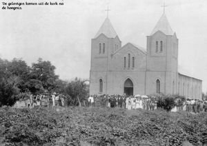 MALEMBA EGLISE MANO180M